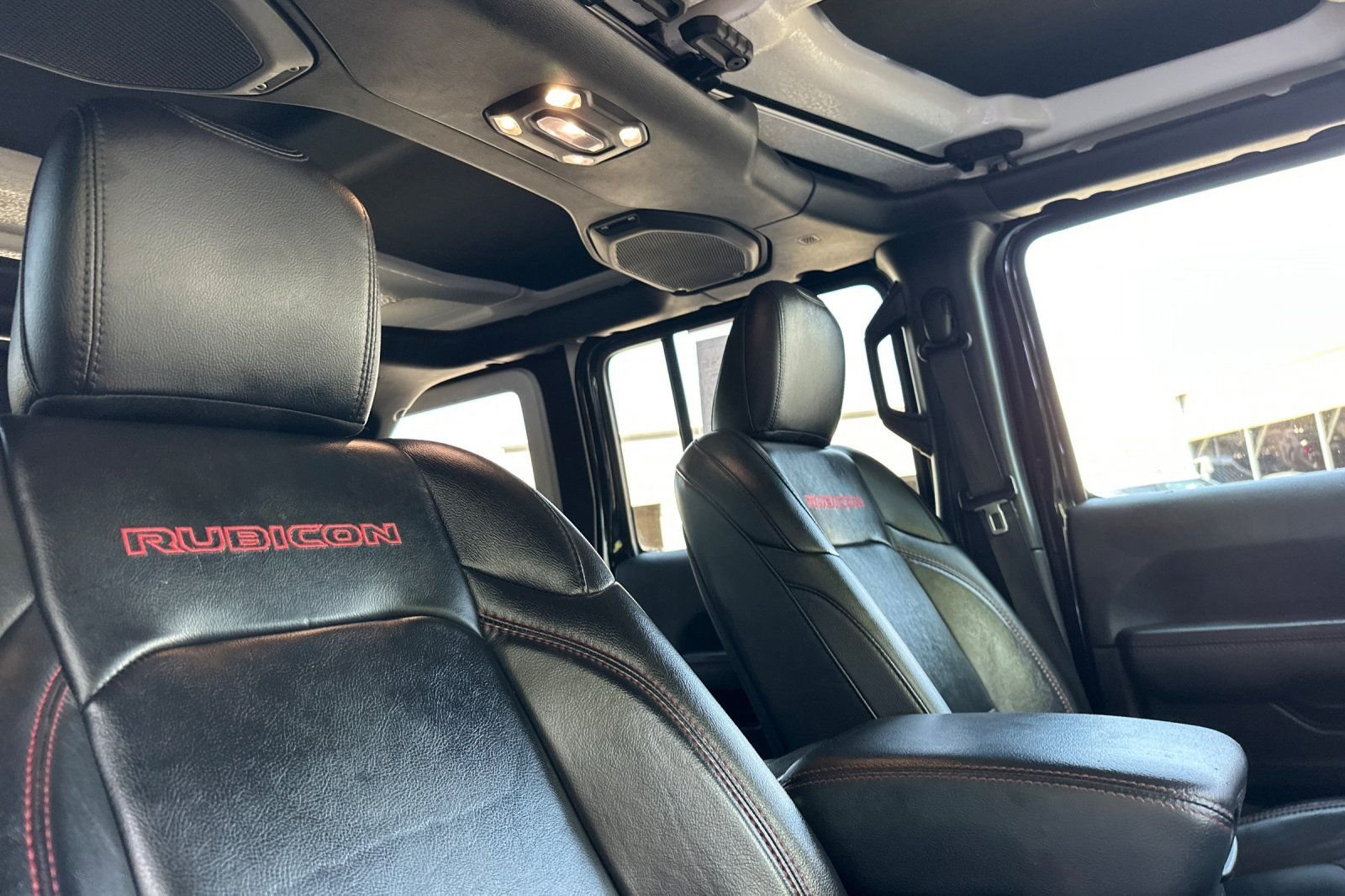Used 2021 Jeep Wrangler Unlimited Rubicon w/ Cold Weather Group AWD/4WD image 19