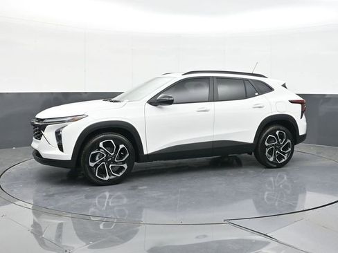 New 2026 Chevrolet Trax RS w/ Sunroof Package FWD image 5