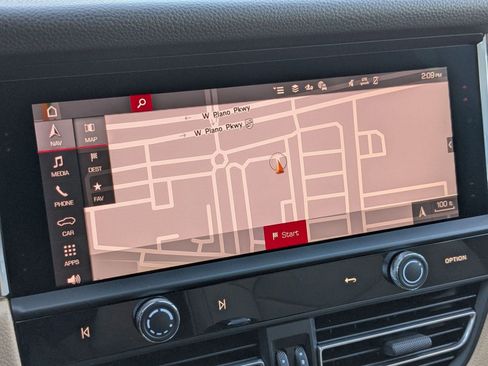 New 2026 Porsche Macan image 18