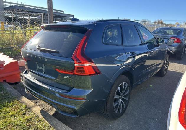 Used 2024 Volvo XC60 B5 Core w/ Protection Package Premier AWD/4WD image 3