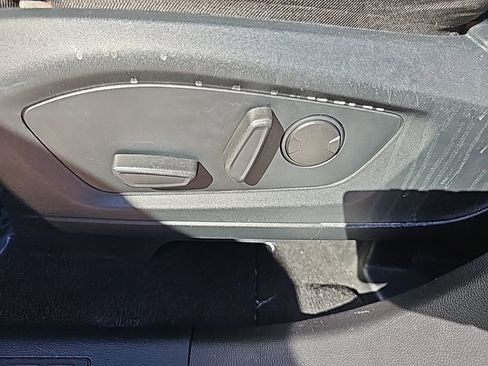 Used 2020 Ford Explorer XLT w/ Comfort Package image 27