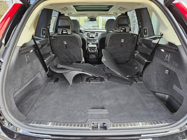 Used 2024 Volvo XC90 T8 Ultimate w/ Lounge Package AWD/4WD image 12
