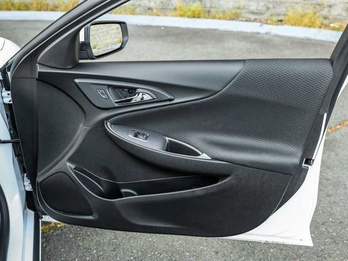 Used 2025 Chevrolet Malibu RS image 13