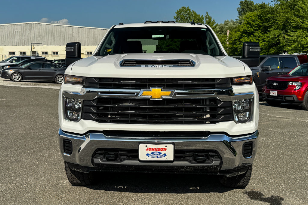 Used 2024 Chevrolet Silverado 2500 LT AWD/4WD image 8