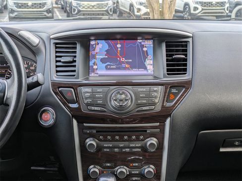 Used 2015 Nissan Pathfinder SL w/ SL Premium Package image 24