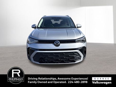 New 2026 Volkswagen Taos SE AWD/4WD image 3