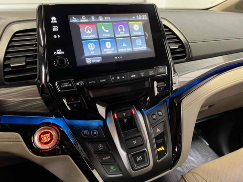 Used 2023 Honda Odyssey Elite image 12