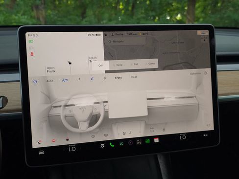 Used 2025 Tesla Model Y Long Range RWD image 46