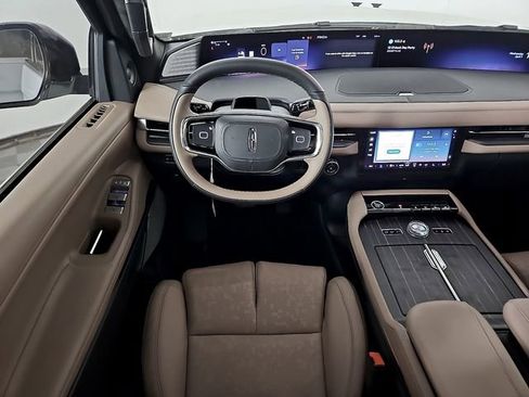 New 2026 Lincoln Navigator L Black Label AWD/4WD image 10