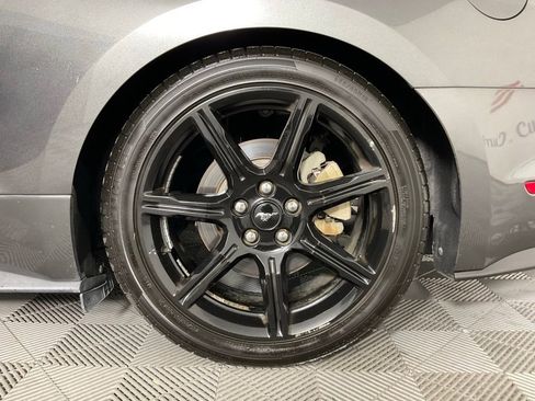 Used 2018 Ford Mustang Coupe w/ Black Accent Pkg RWD image 10