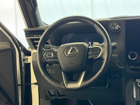 Used 2024 Lexus GX 550 w/ Accessory Package (Z1) AWD/4WD image 16