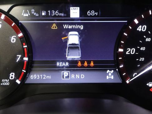Used 2023 Nissan Titan PRO-4X AWD/4WD image 37