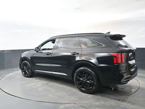 Certified 2022 Kia Sorento SX image 3