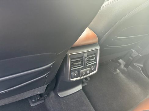 Used 2022 Subaru Forester Touring AWD/4WD image 27