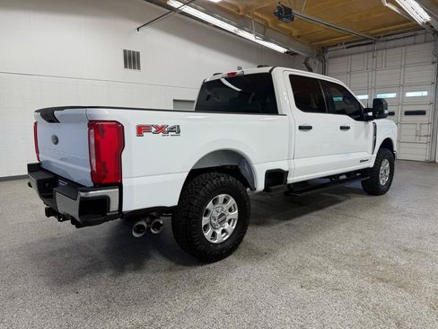 Used 2023 Ford F250 XLT w/ FX4 Off-Road Package AWD/4WD image 4