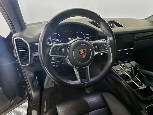 Used 2019 Porsche Cayenne AWD/4WD image 16