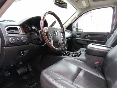 Used 2012 GMC Sierra 2500 Denali w/ Suspension Package, Off-Road image 18