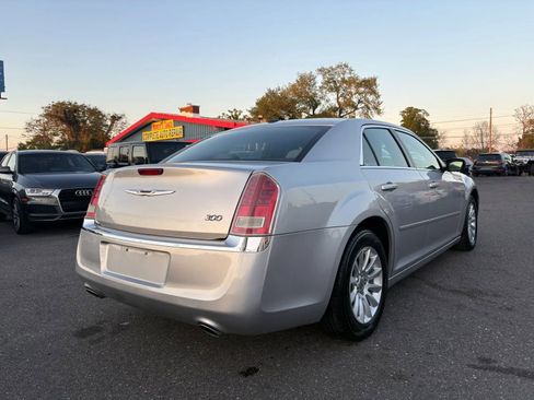 Used 2012 Chrysler 300 image 6