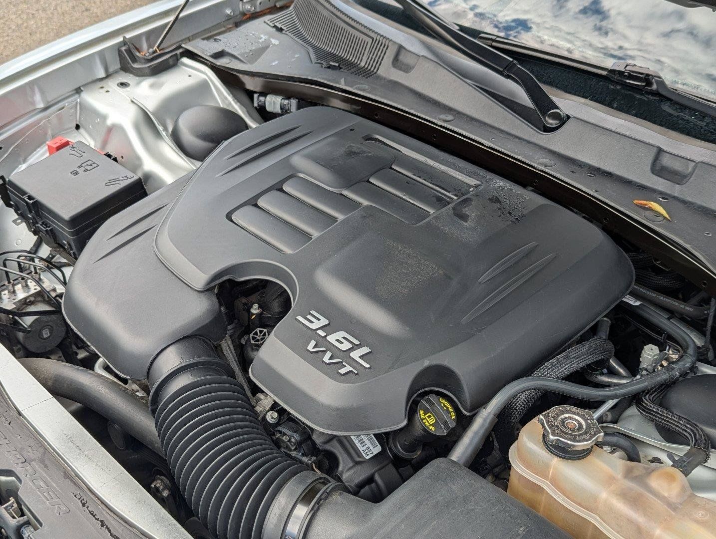 Used 2019 Dodge Charger SXT RWD image 38