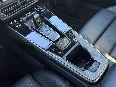 Certified 2024 Porsche 911 Carrera RWD image 22