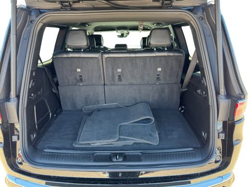 Used 2023 Jeep Wagoneer image 19