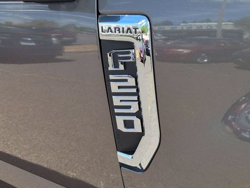 Used 2022 Ford F250 Lariat w/ Lariat Ultimate Package AWD/4WD image 27