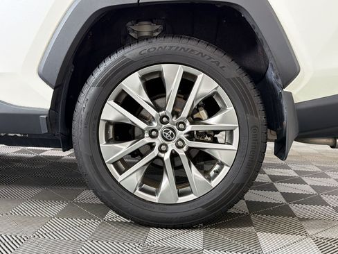 Used 2021 Toyota RAV4 XLE Premium FWD image 10