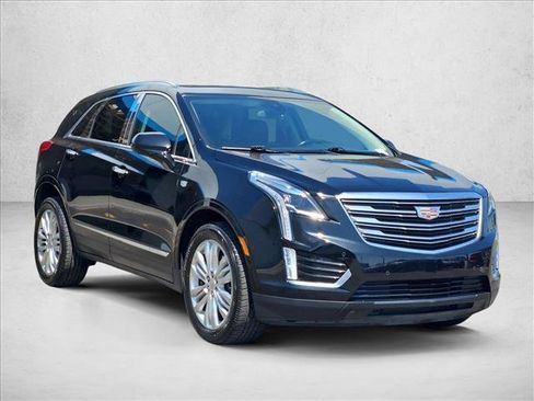 Used 2018 Cadillac XT5 Premium Luxury FWD image 2