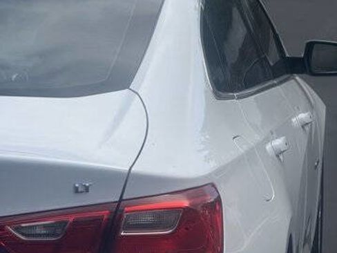 Used 2017 Chevrolet Malibu LT FWD image 17