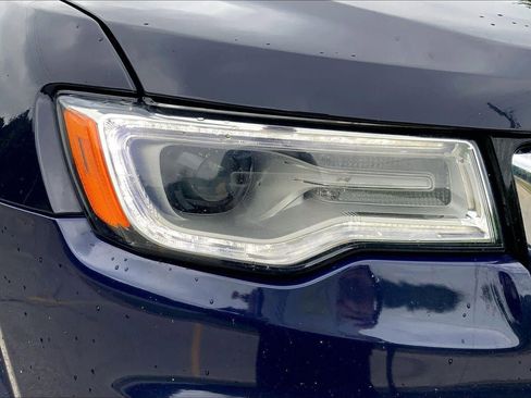 Used 2018 Jeep Grand Cherokee Overland AWD/4WD image 27