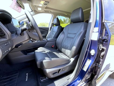 Used 2026 Nissan Rogue Platinum w/ Platinum Premium Package AWD/4WD image 10