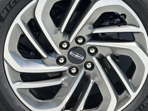 New 2027 Lincoln Navigator Reserve AWD/4WD image 5