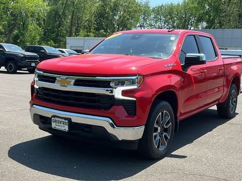 Used 2024 Chevrolet Silverado 1500 LT AWD/4WD image 3