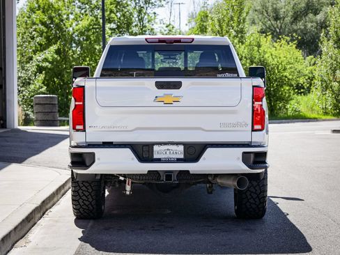 Used 2025 Chevrolet Silverado 2500 High Country w/ High Country Premium Package AWD/4WD image 4