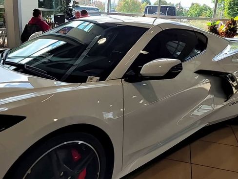 Used 2023 Chevrolet Corvette Stingray Preferred Cpe w/ Z51 Performance Package image 8