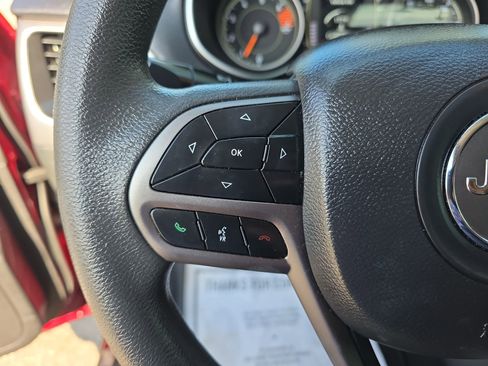 Used 2021 Jeep Cherokee Latitude image 54