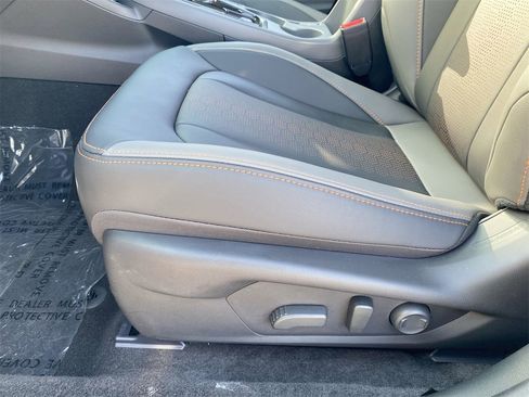 New 2025 Subaru Crosstrek 2.5i Limited w/ Popular Package #3A image 16