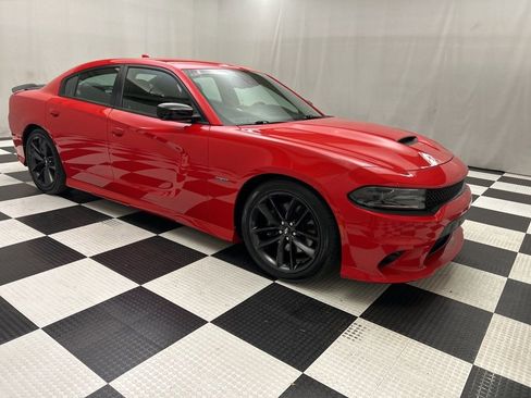 Used 2019 Dodge Charger R/T w/ Plus Group image 2