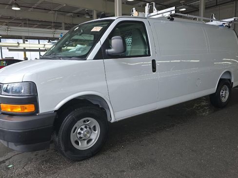 Used 2025 Chevrolet Express 2500 Extended w/ Communications Package image 5