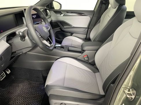 New 2026 Volkswagen Tiguan SE R-Line AWD/4WD image 2