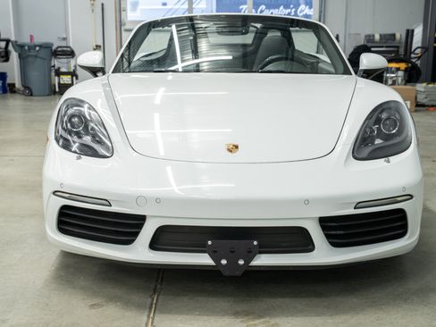 Used 2017 Porsche 718 Boxster image 4