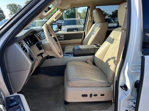 Used 2014 Ford Expedition EL XLT w/ Equipment Group 202A AWD/4WD image 13