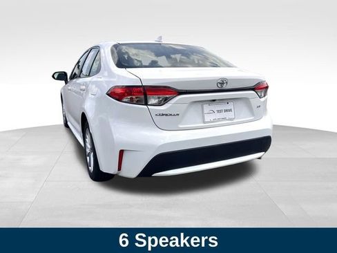 Used 2021 Toyota Corolla LE w/ LE Convenience Package FWD image 3