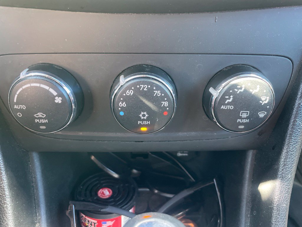 Used 2013 Dodge Avenger R/T FWD image 17