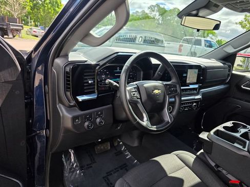 Used 2023 Chevrolet Silverado 1500 LT AWD/4WD image 21