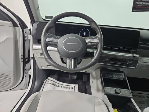 Certified 2025 Hyundai Kona SEL AWD/4WD image 15