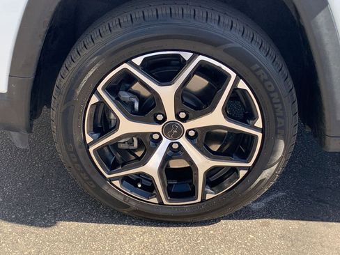 Used 2025 Jeep Compass Limited image 31