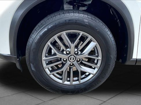 Used 2021 Nissan Rogue S AWD/4WD image 11