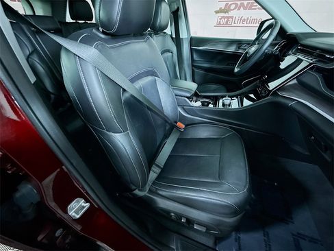 Used 2022 Jeep Grand Cherokee Limited 4xe image 35