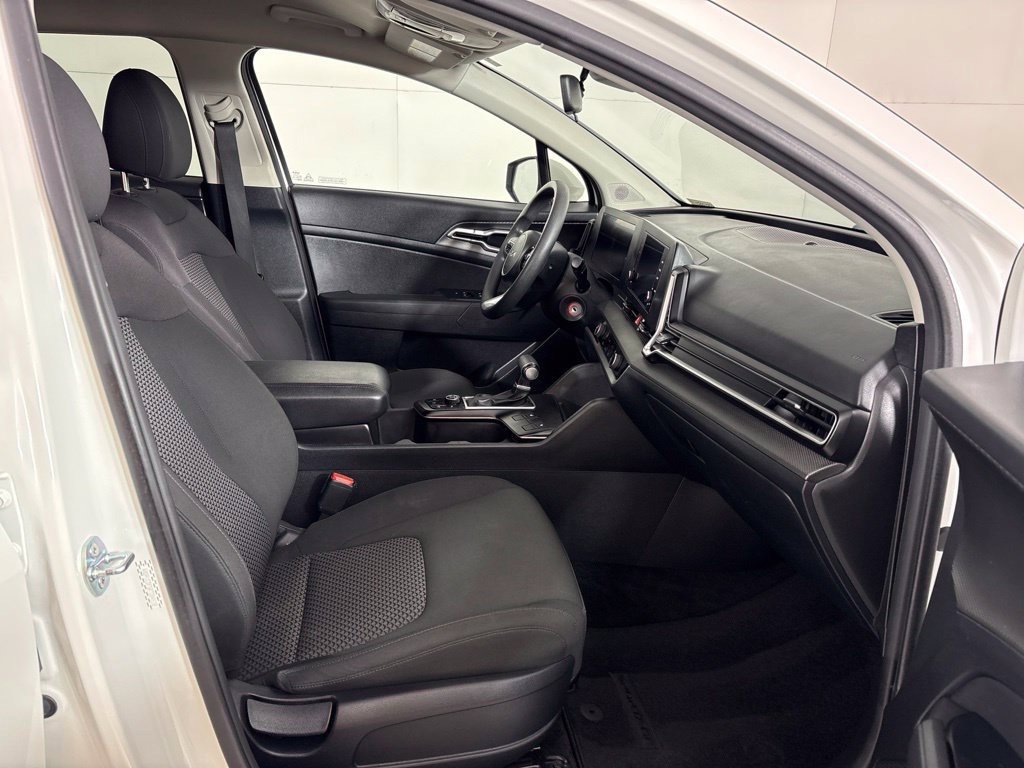 Used 2024 Kia Sportage LX AWD/4WD image 15